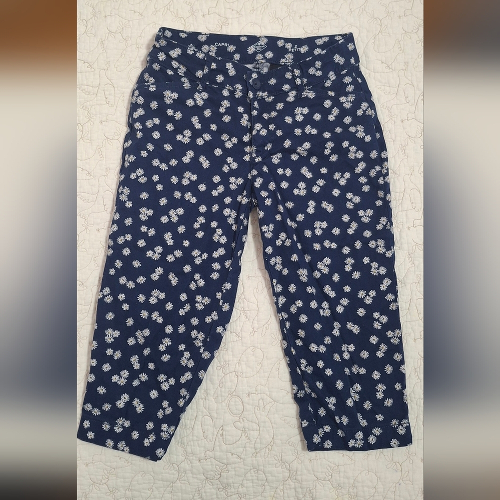 St. Johns Bay Floral Navy Capris